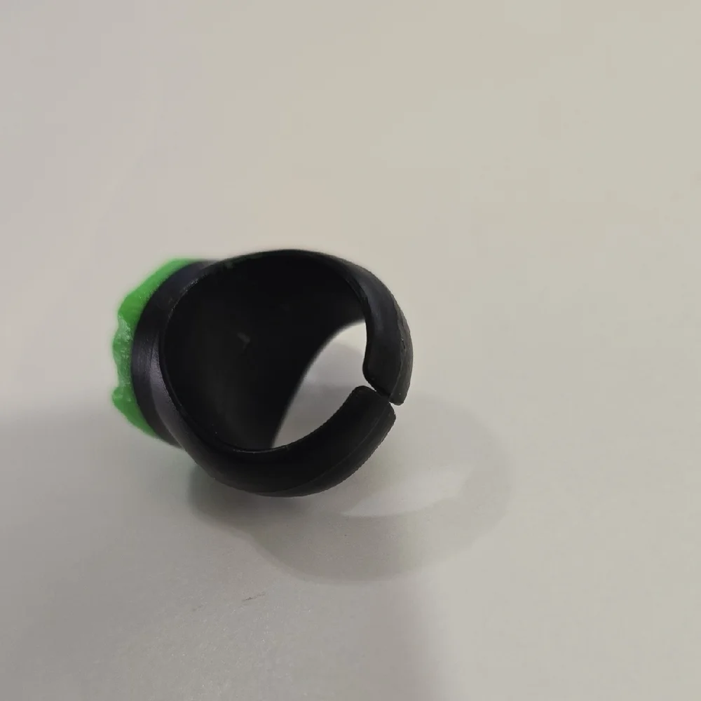 Vintage 1990s Superman magnetic Kryptonite toy ring